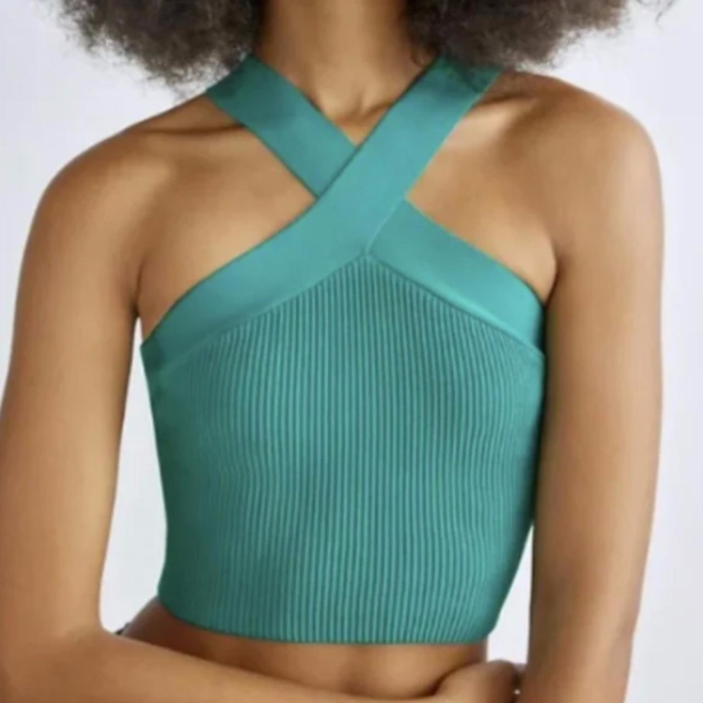 Aritzia Babaton Sculpt Knit Criss Cross Cropped Tank